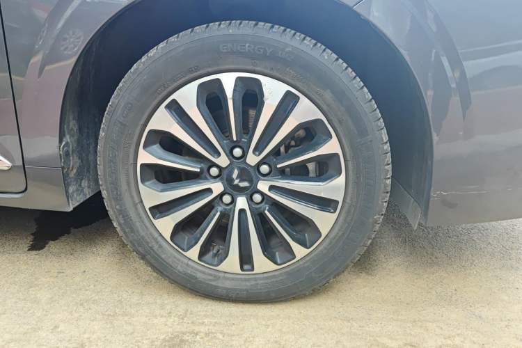 Used Wuling Jiachen 2022 1.5T CVT Deluxe Flagship Edition Right Front Wheel Hub