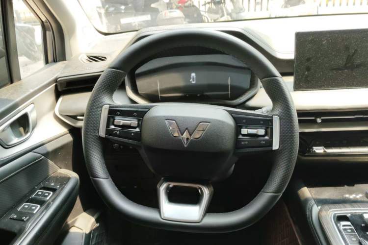Used Wuling Jiachen 2022 1.5T CVT Deluxe Flagship Edition Steering Wheel