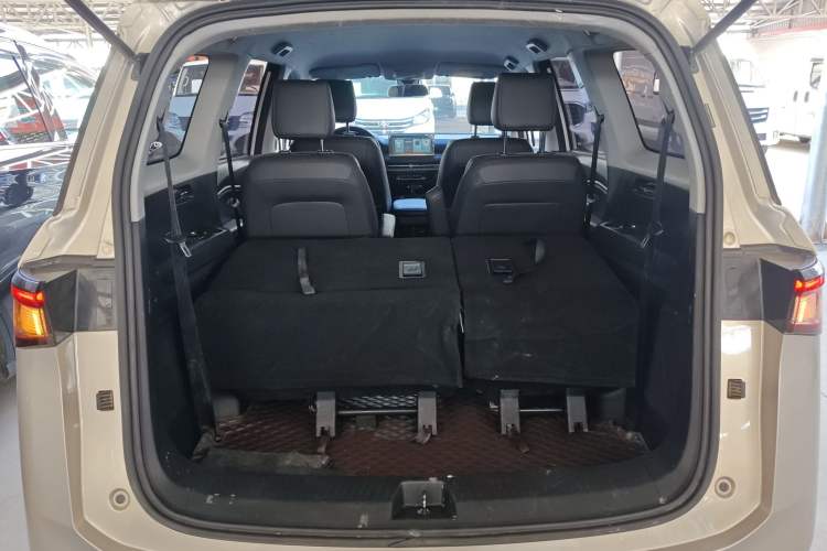 Used Wuling Jiachen 2022 1.5T CVT Smart Luxury Version Trunk
