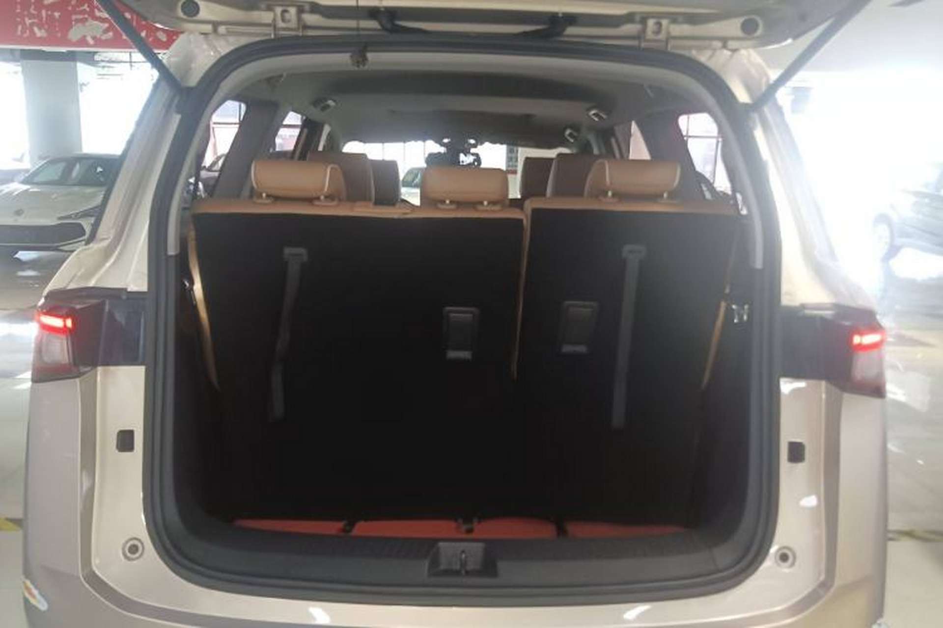 Used Wuling Jiachen 2022 1.5T CVT Deluxe Flagship Edition Trunk