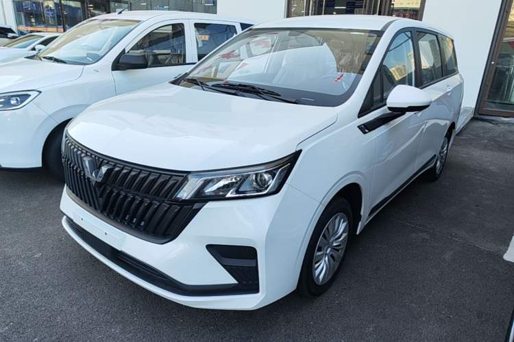 Wuling Jiachen 2022 1.5L Manual Enjoyment Elite Model