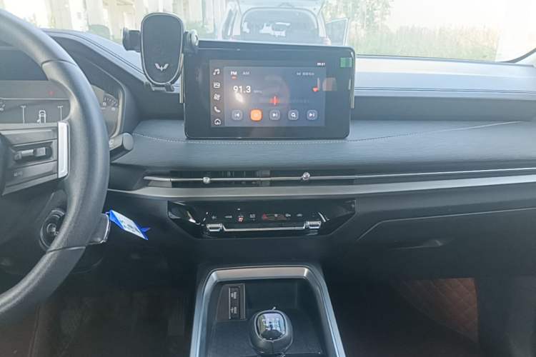 Used Wuling Jiachen 2022 1.5L Manual Light Comfort Edition Audio And AC Panel