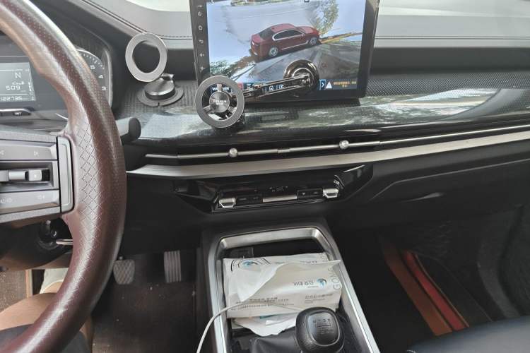 Used Wuling Jiachen 2022 1.5L Manual Enjoyment Elite Model Audio And AC Panel