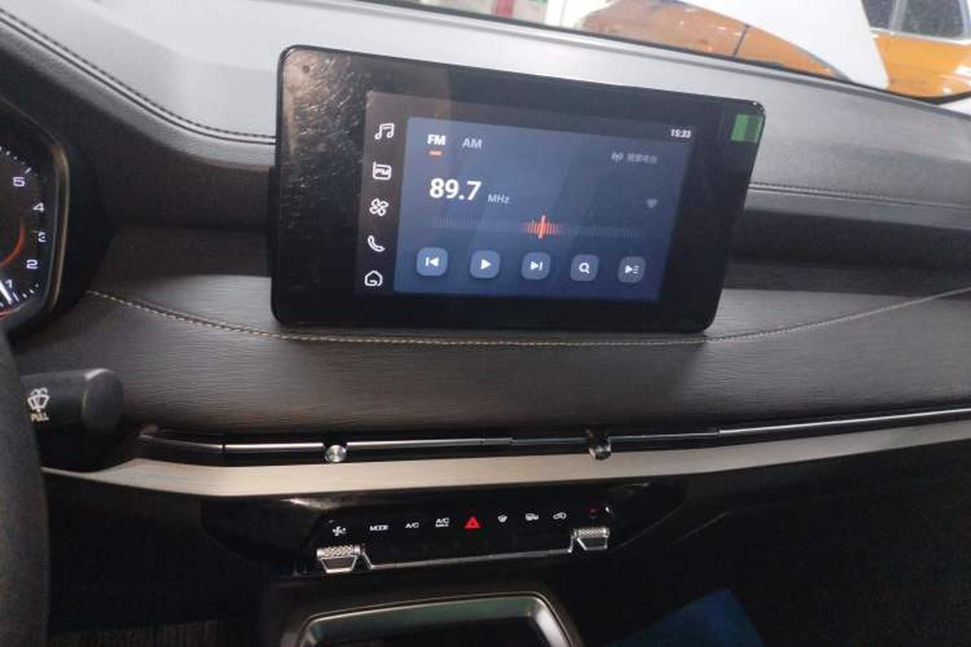 Used Wuling Jiachen 2022 1.5L Manual Comfort Edition Audio And AC Panel