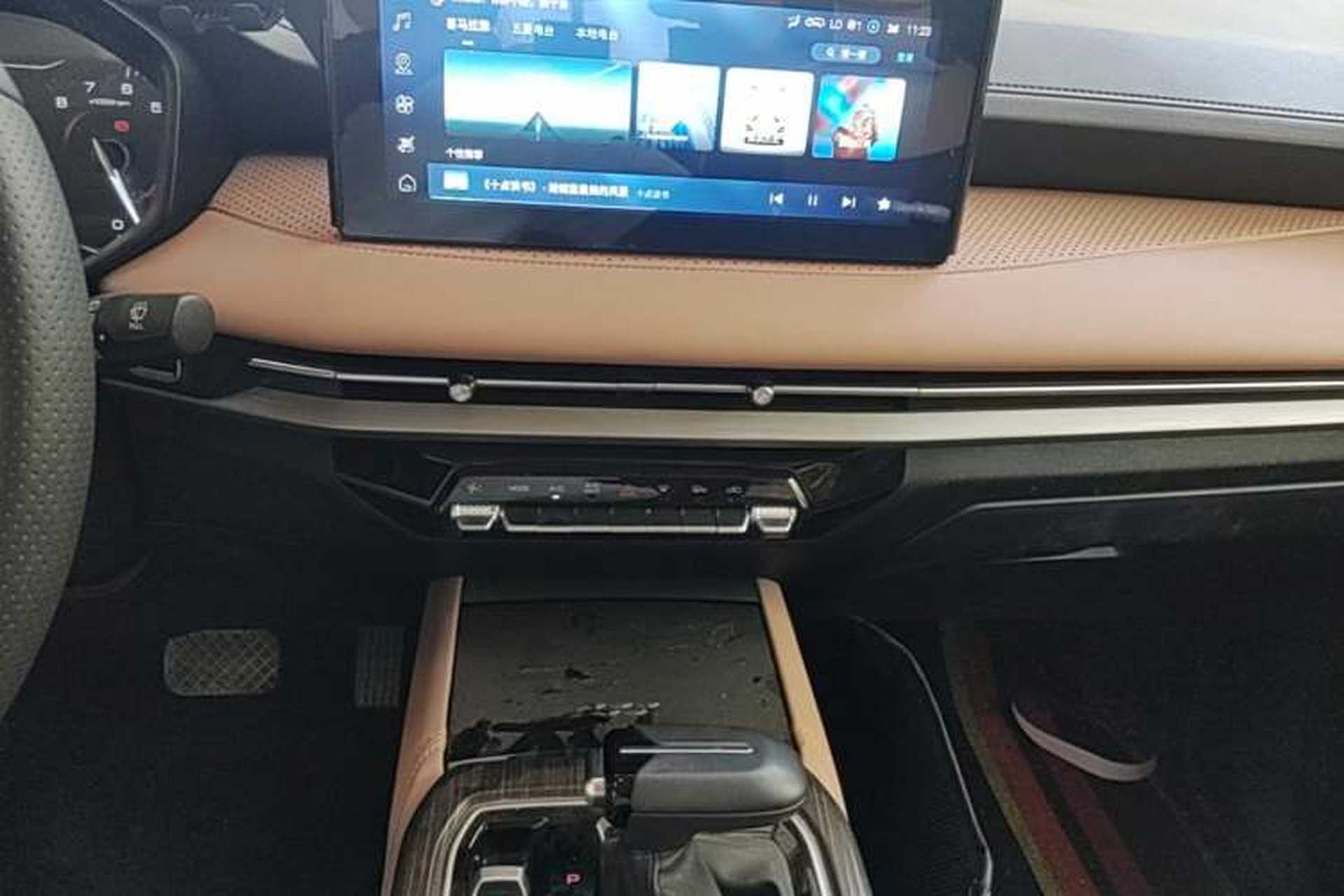 Used Wuling Jiachen 2022 1.5T CVT Deluxe Flagship Edition Audio And AC Panel