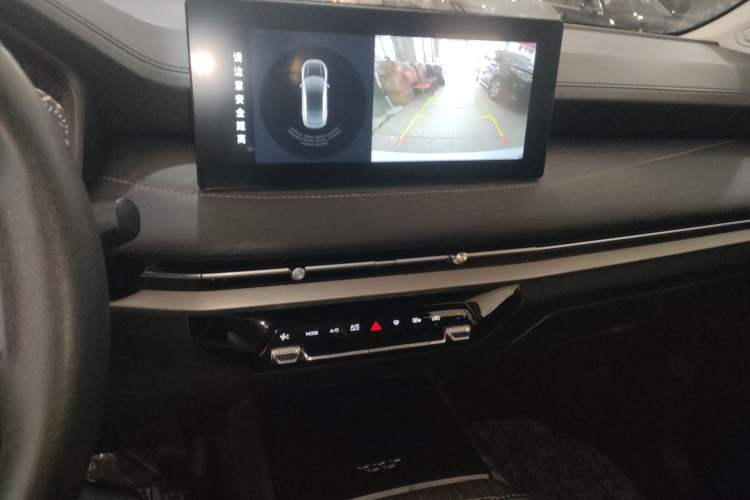 Used Wuling Jiachen 2022 1.5T CVT Smart Luxury Version Audio And AC Panel
