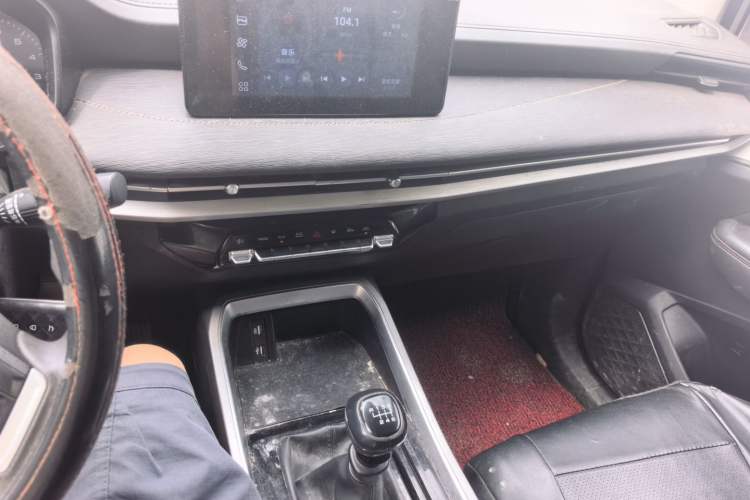 Used Wuling Jiachen 2022 1.5L Manual Light Comfort Edition Audio And AC Panel