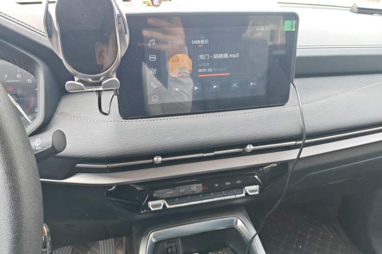Used Wuling Jiachen 2022 1.5L Manual Comfort Edition Audio And AC Panel