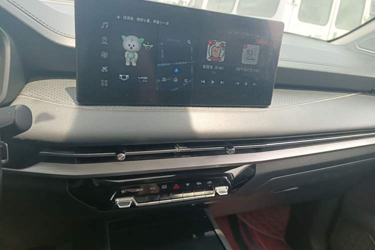 Used Wuling Jiachen 2022 1.5T CVT Deluxe Flagship Edition Audio And AC Panel
