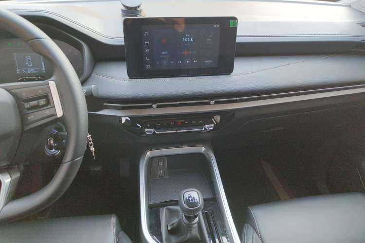 Used Wuling Jiachen 2022 1.5L Manual Comfort Edition Audio And AC Panel