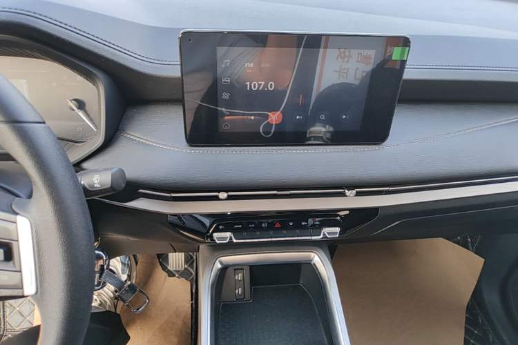 Used Wuling Jiachen 2022 1.5L Manual Comfort Edition Audio And AC Panel
