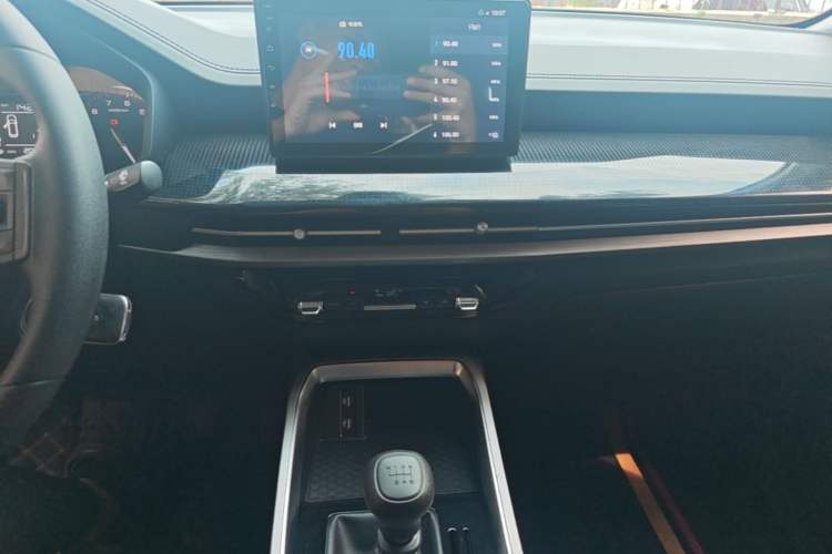 Used Wuling Jiachen 2022 1.5L Manual Enjoyment Elite Model Audio And AC Panel