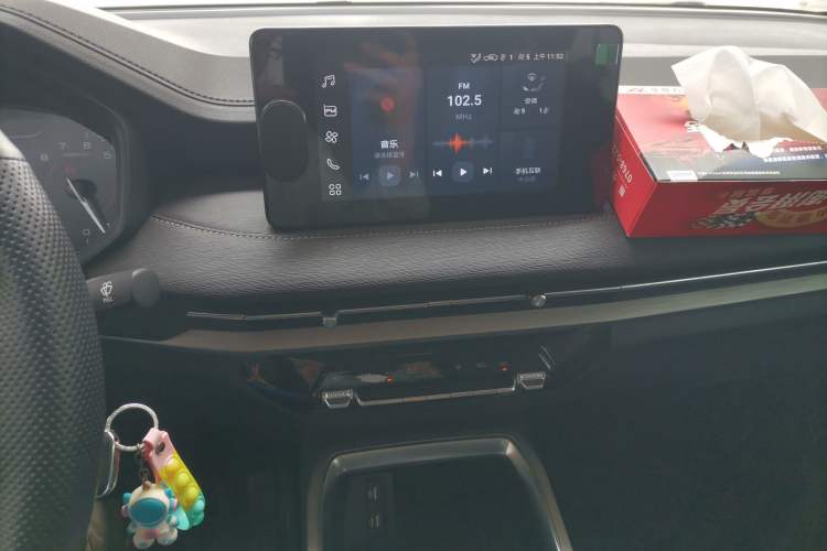 Used Wuling Jiachen 2022 1.5L Manual Comfort Edition Audio And AC Panel