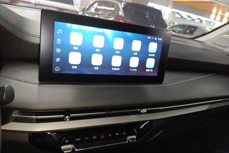 Used Wuling Jiachen 2022 1.5T CVT Deluxe Flagship Edition Audio And AC Panel