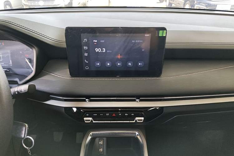 Used Wuling Jiachen 2022 1.5L Manual Comfort Edition Audio And AC Panel