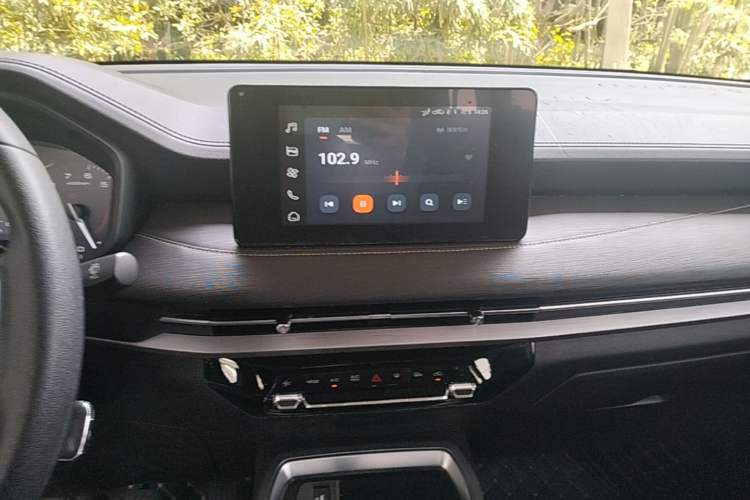 Used Wuling Jiachen 2022 1.5T Manual Comfort & Dynamic Version Audio And AC Panel