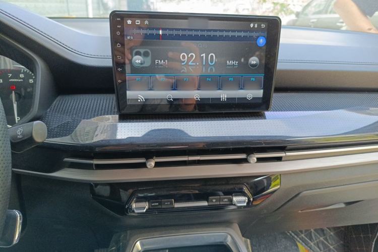 Used Wuling Jiachen 2022 1.5L Manual Enjoyment Elite Model Audio And AC Panel