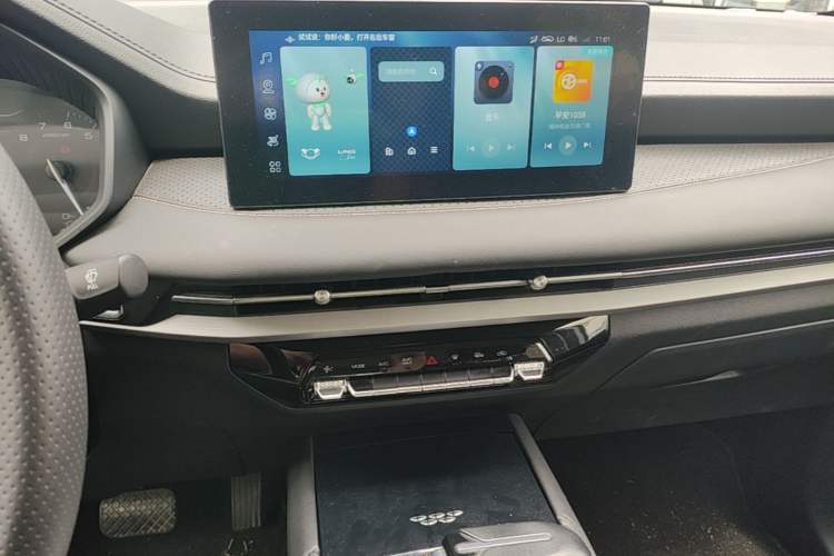 Used Wuling Jiachen 2022 1.5T CVT Deluxe Flagship Edition Audio And AC Panel