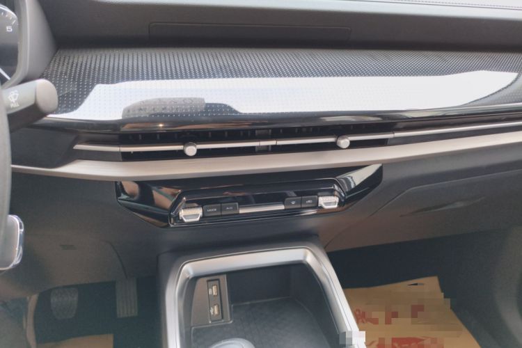 Used Wuling Jiachen 2022 1.5L Manual Enjoyment Elite Model Audio And AC Panel