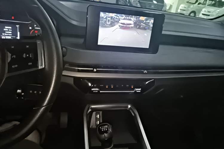 Used Wuling Jiachen 2022 1.5L Manual Comfort Edition Audio And AC Panel