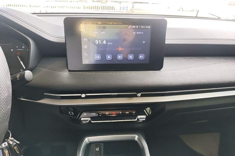 Used Wuling Jiachen 2022 1.5L Manual Light Comfort Edition Audio And AC Panel
