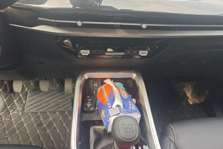 Used Wuling Jiachen 2022 1.5L Manual Enjoyment Elite Model Audio And AC Panel