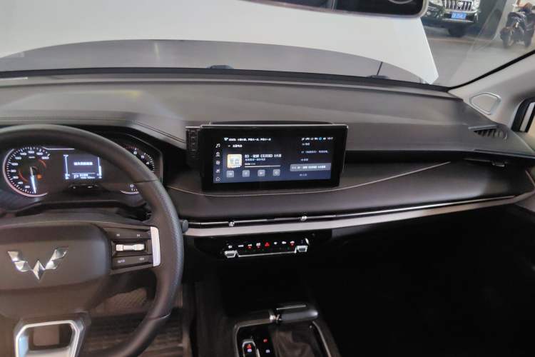 Used Wuling Jiachen 2022 1.5T CVT Deluxe Flagship Edition Audio And AC Panel