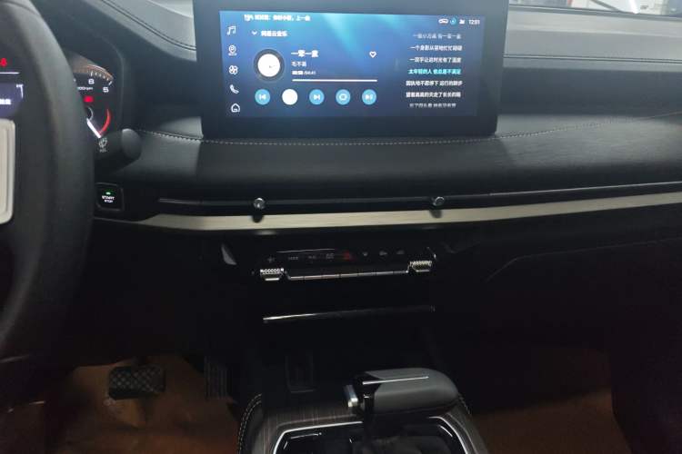 Used Wuling Jiachen 2022 1.5T CVT Smart Luxury Version Audio And AC Panel