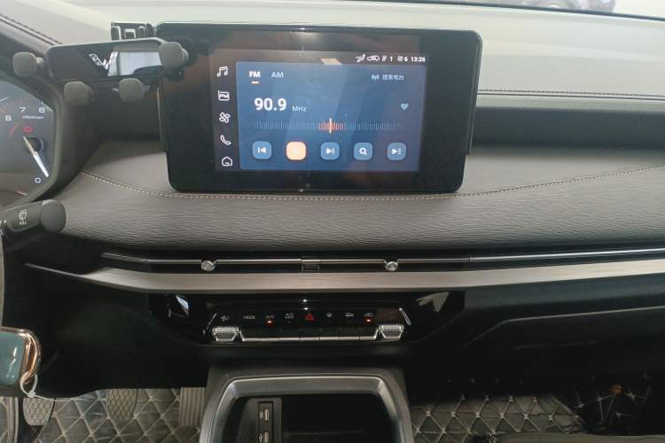 Used Wuling Jiachen 2022 1.5T Manual Light Enjoyment Dynamic Version Audio And AC Panel