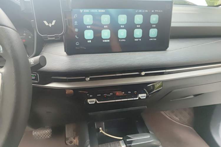 Used Wuling Jiachen 2022 1.5T CVT Smart Luxury Version Audio And AC Panel