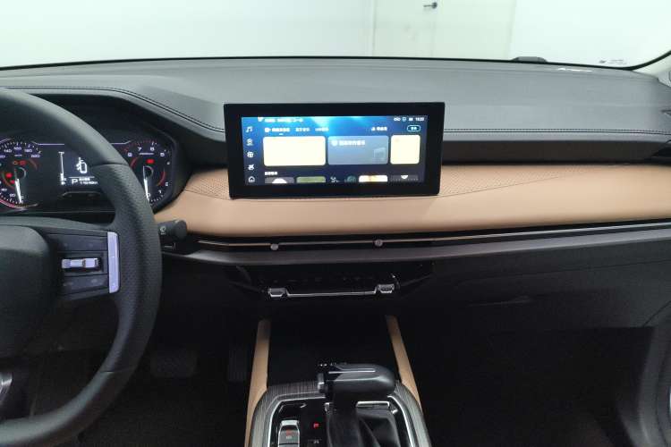 Used Wuling Jiachen 2022 1.5T CVT Deluxe Flagship Edition Audio And AC Panel