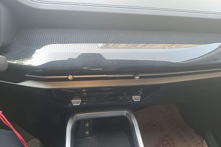 Used Wuling Jiachen 2022 1.5L Manual Enjoyment Elite Model Audio And AC Panel