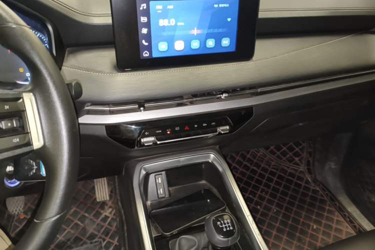 Used Wuling Jiachen 2022 1.5T Manual Comfort & Dynamic Version Audio And AC Panel