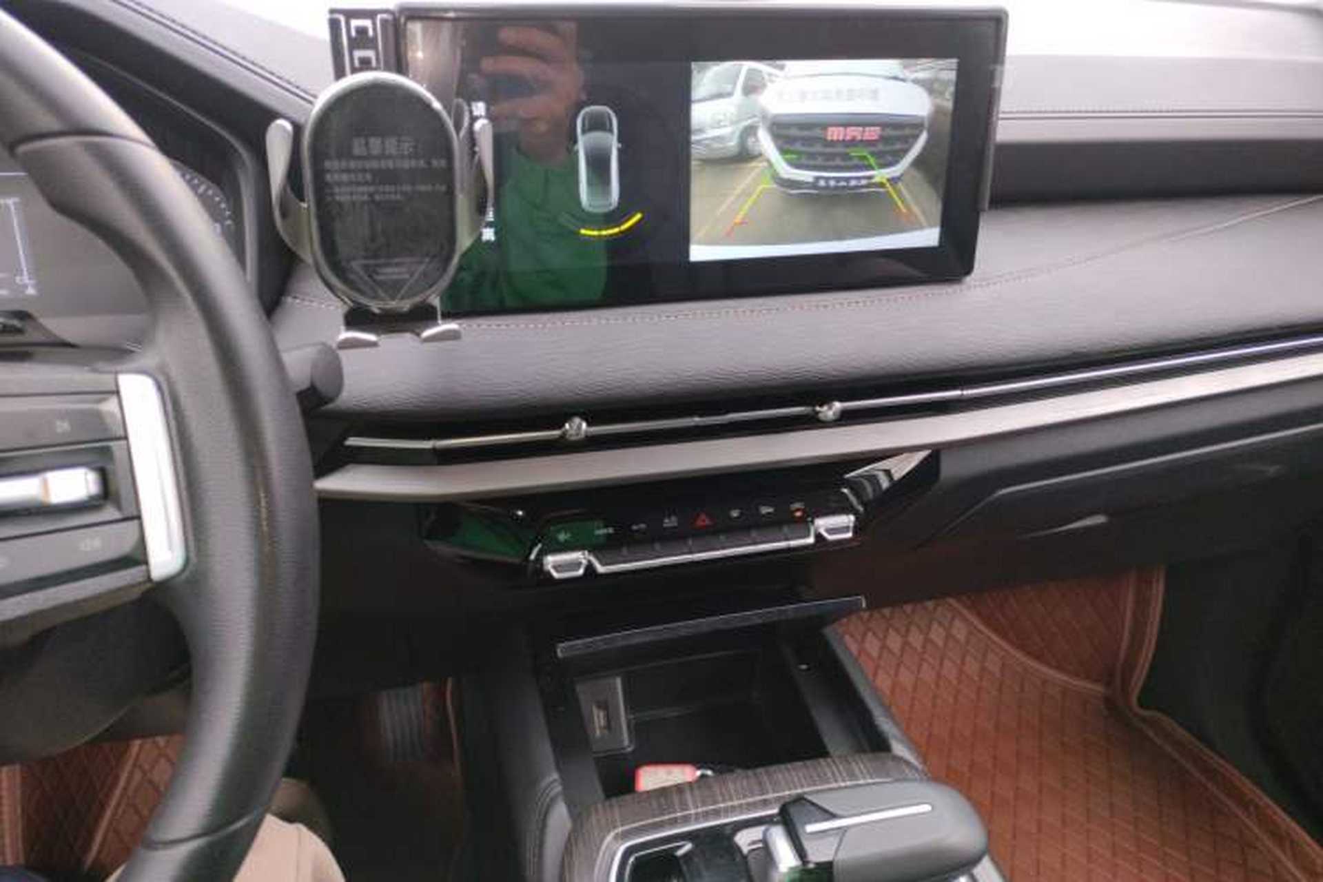 Used Wuling Jiachen 2022 1.5T CVT Smart Luxury Version Audio And AC Panel