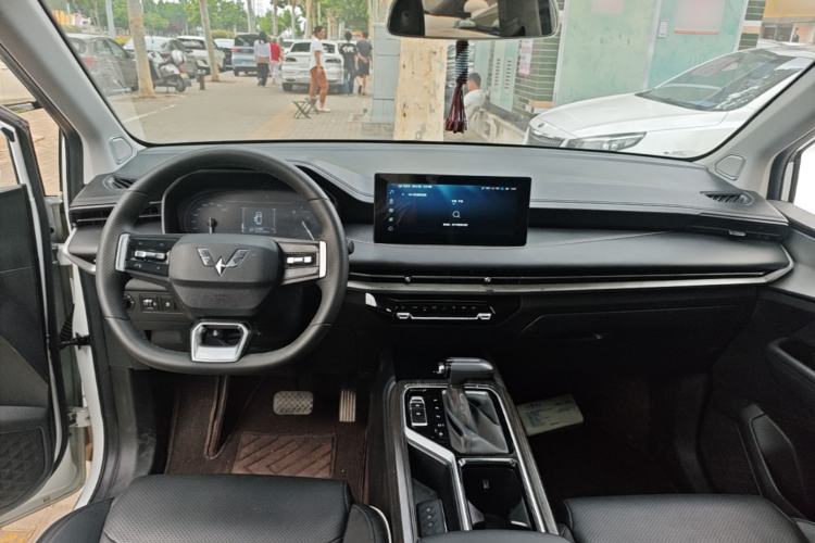 Used Wuling Jiachen 2022 1.5T CVT Deluxe Flagship Edition Center Console