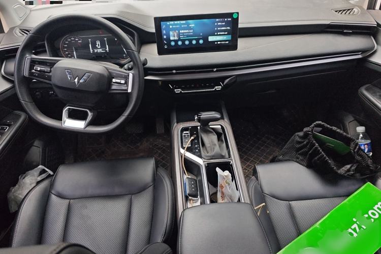 Used Wuling Jiachen 2022 1.5T CVT Smart Luxury Version Center Console