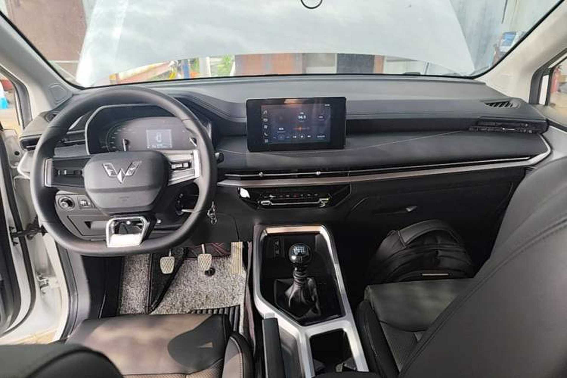 Used Wuling Jiachen 2022 1.5T Manual Light Enjoyment Dynamic Version Center Console