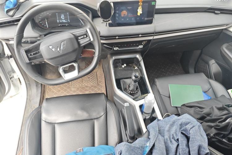 Used Wuling Jiachen 2022 1.5L Manual Comfort Edition Center Console