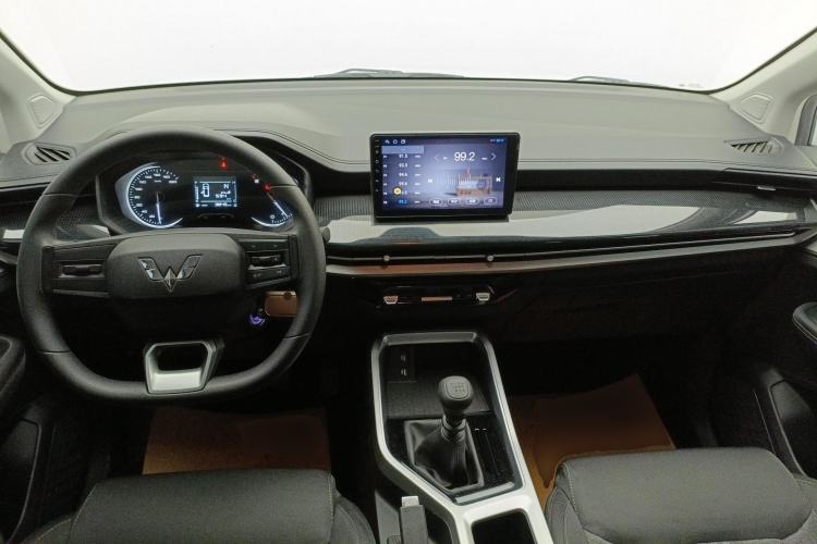 Used Wuling Jiachen 2022 1.5L Manual Enjoyment Elite Model Center Console