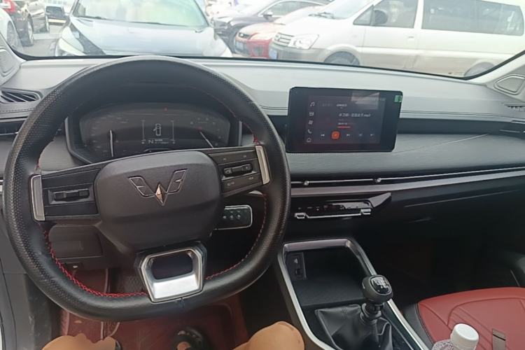 Used Wuling Jiachen 2022 1.5L Manual Light Comfort Edition Center Console