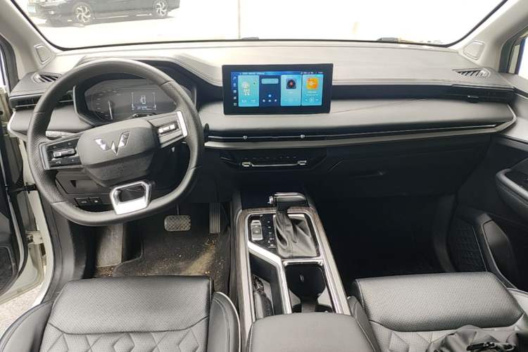 Used Wuling Jiachen 2022 1.5T CVT Deluxe Flagship Edition Center Console