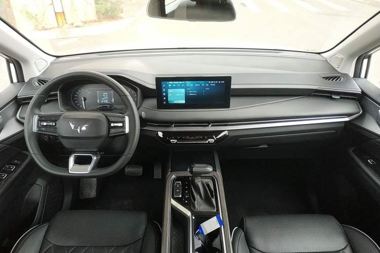 Used Wuling Jiachen 2022 1.5T CVT Deluxe Flagship Edition Center Console