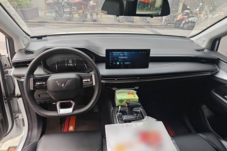 Used Wuling Jiachen 2022 1.5T CVT Deluxe Flagship Edition Center Console
