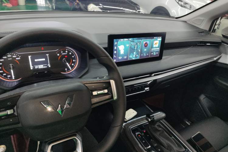 Used Wuling Jiachen 2022 1.5T CVT Smart Luxury Version Center Console