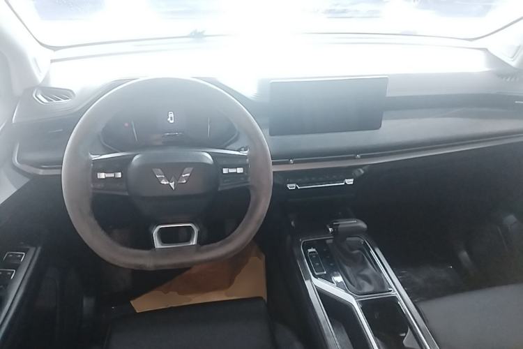 Used Wuling Jiachen 2022 1.5T CVT Smart Luxury Version Center Console