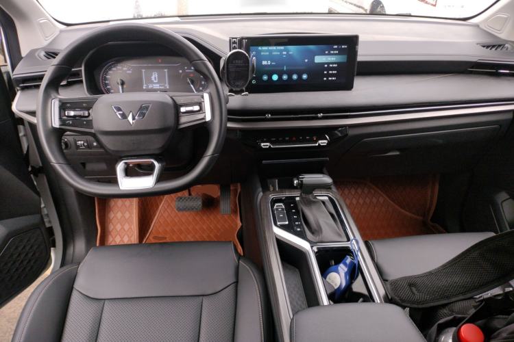 Used Wuling Jiachen 2022 1.5T CVT Smart Luxury Version Center Console