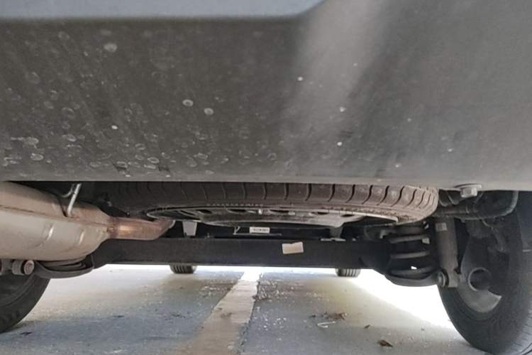 Used Wuling Jiachen 2022 1.5T CVT Deluxe Flagship Edition Chassis Rear