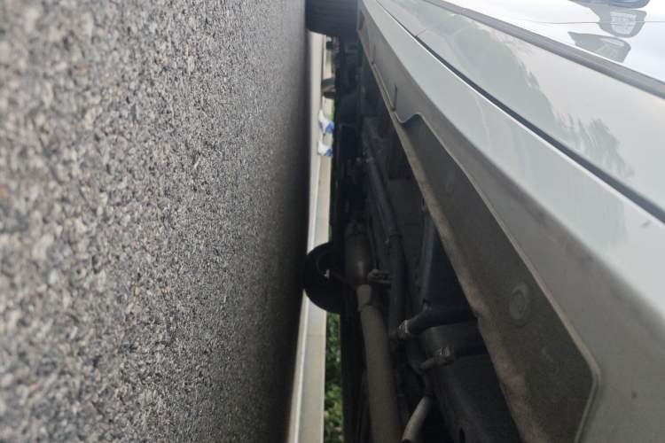 Used Wuling Jiachen 2022 1.5L Manual Comfort Edition Chassis Rear Left