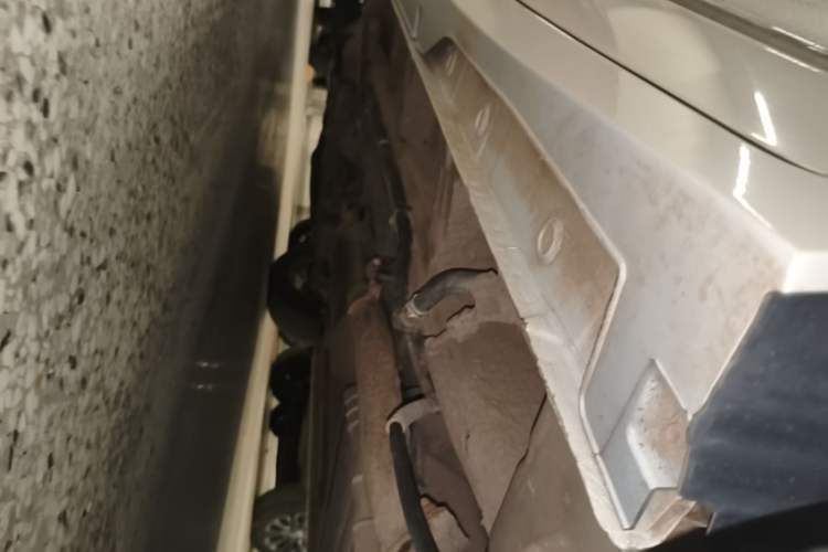 Used Wuling Jiachen 2022 1.5T Manual Comfort & Dynamic Version Chassis Rear Left