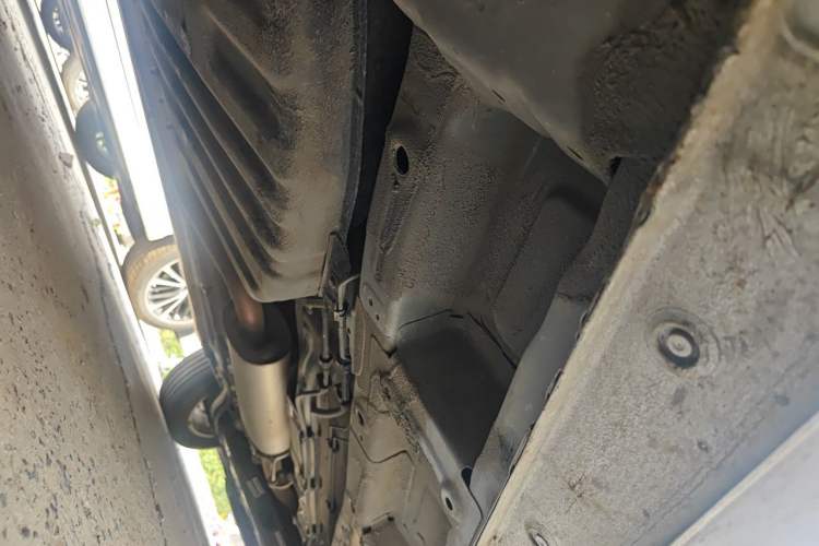 Used Wuling Jiachen 2022 1.5T CVT Smart Luxury Version Chassis Rear Right